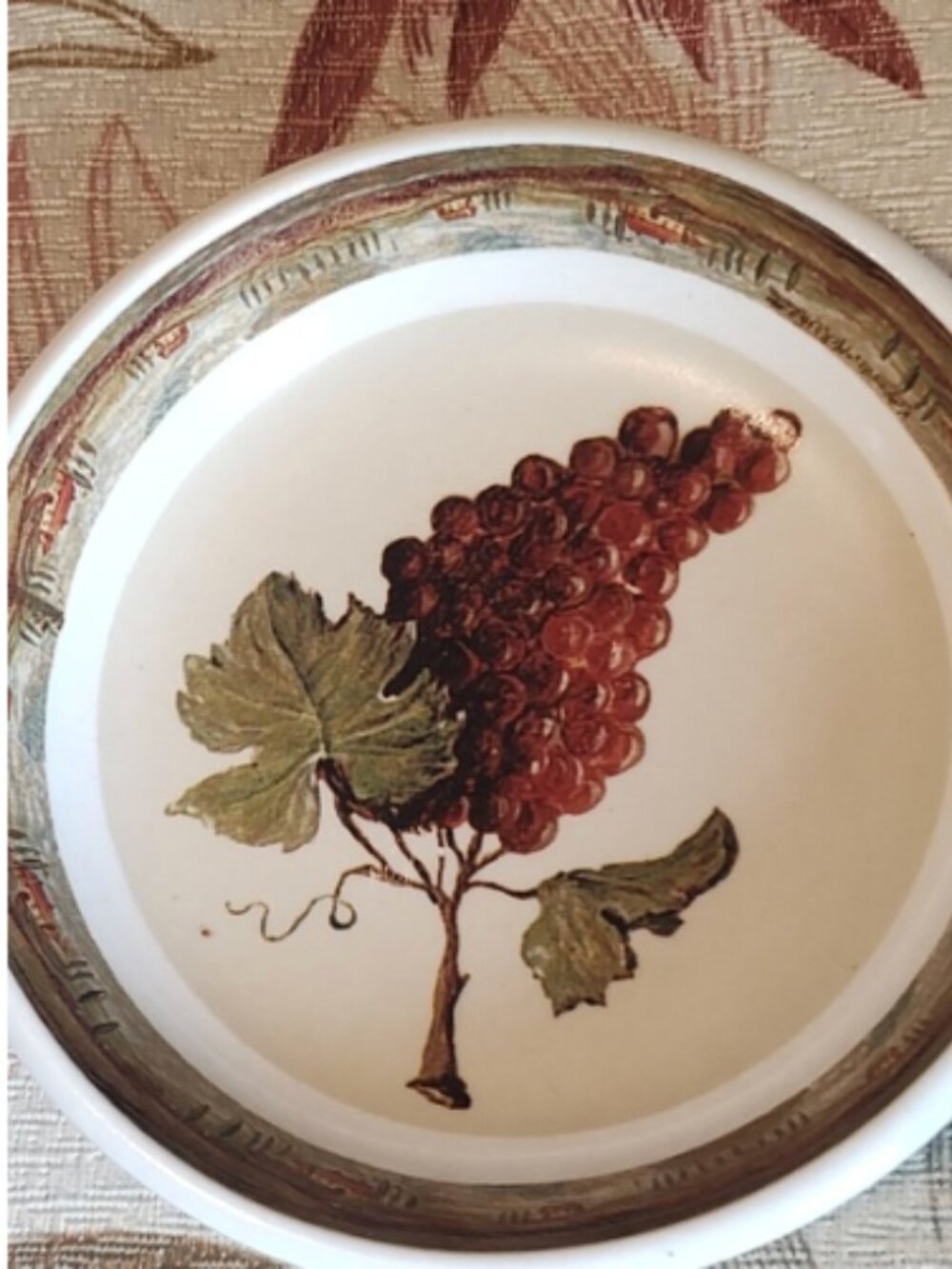 PETS: MINI CAT DISH PLATE (GRAPE PRINT DESIGN)